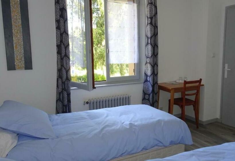 غرفة قياسية مطلّة علي الحديقة, Au Pont De La Ginéze