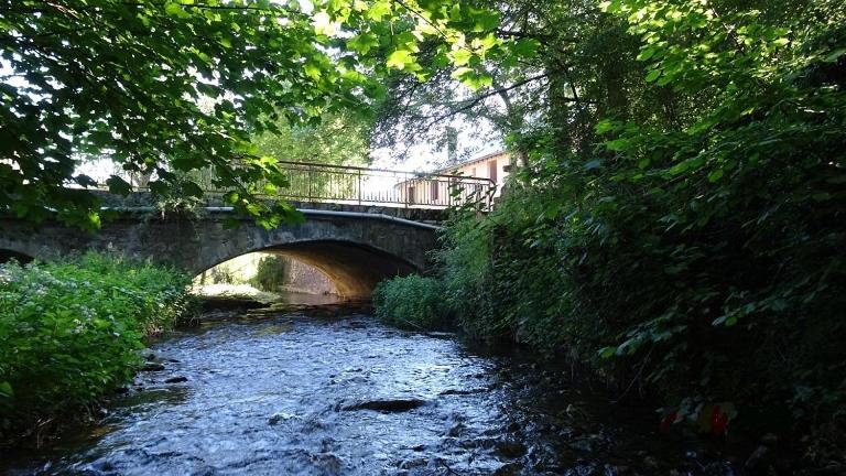 غرفة قياسية ثلاثية, Au Pont De La Ginéze