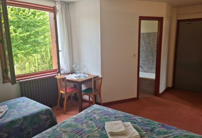 غرفة قياسية ثلاثية, Au Pont De La Ginéze