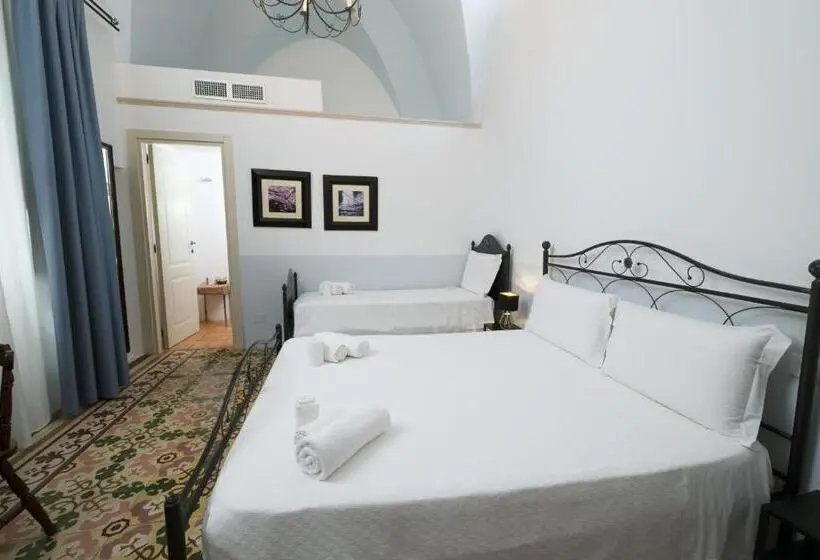 Deluxe Kolmen Hengen Huone, Borgo Santuri