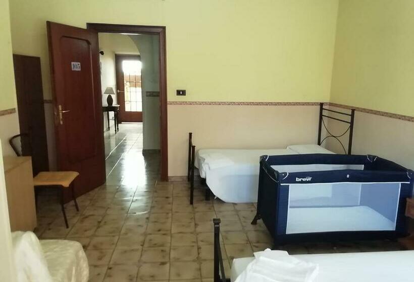 スタンダードトリプルルーム, La Carina