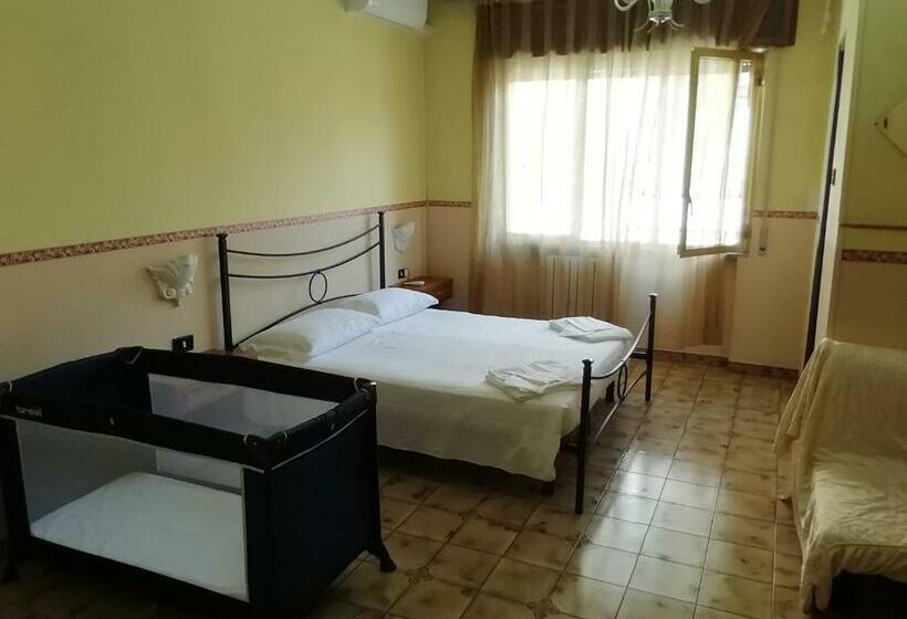 スタンダードトリプルルーム, La Carina