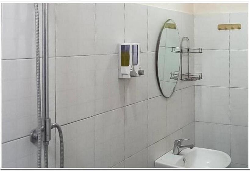 经济房, Pondok Malabar Mitra Reddoorz