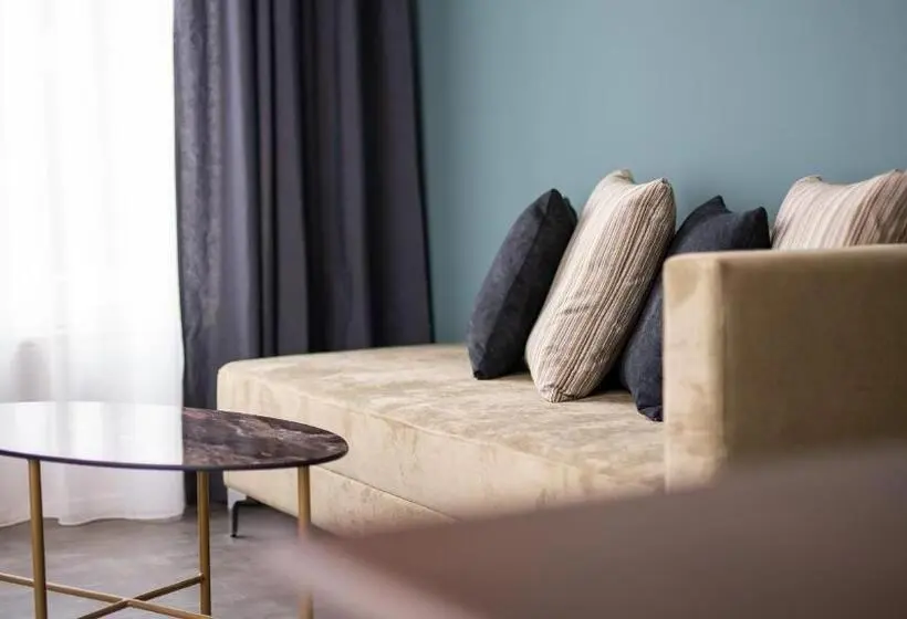 リバービュースイート, Metropol Apartments & Suites