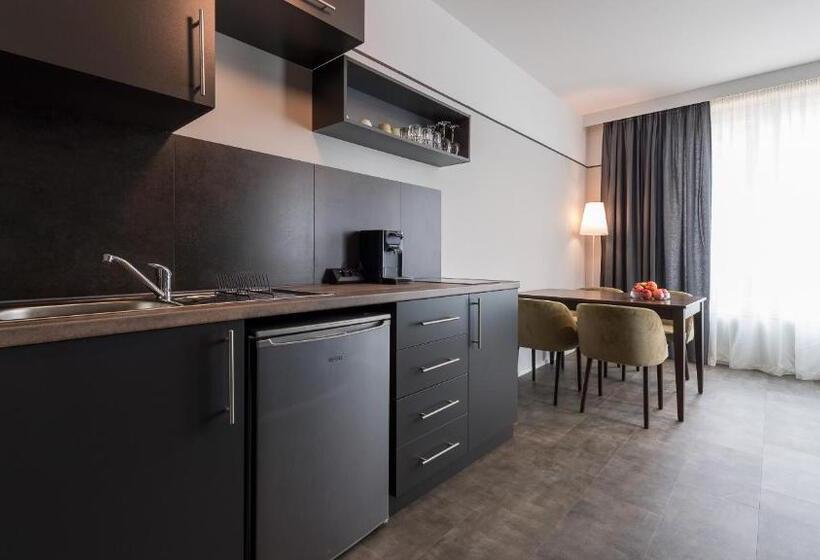 Люкс Вид на Реку, Metropol Apartments & Suites