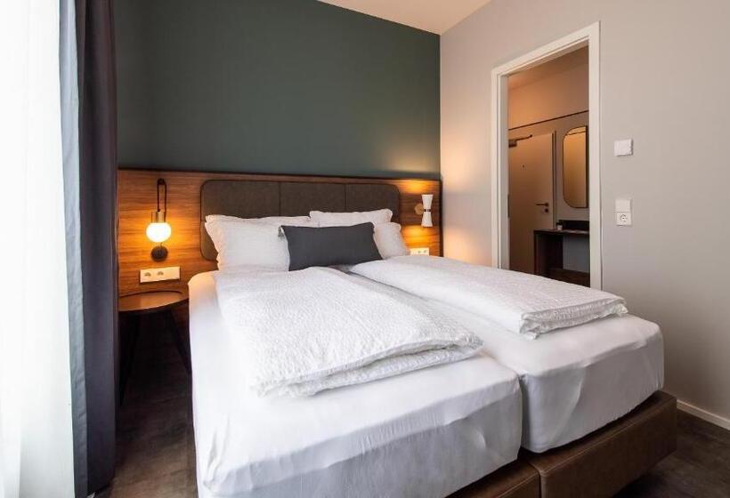 Люкс Вид на Реку, Metropol Apartments & Suites