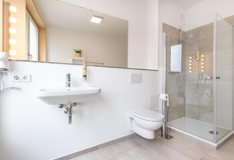 Люкс Вид на Реку, Metropol Apartments & Suites