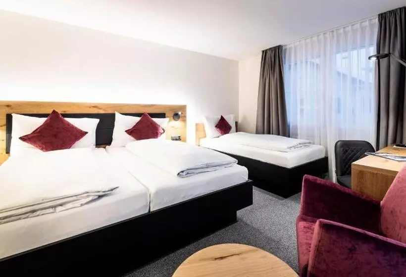スタンダードトリプルルーム, Alpenhotel Schlüssel