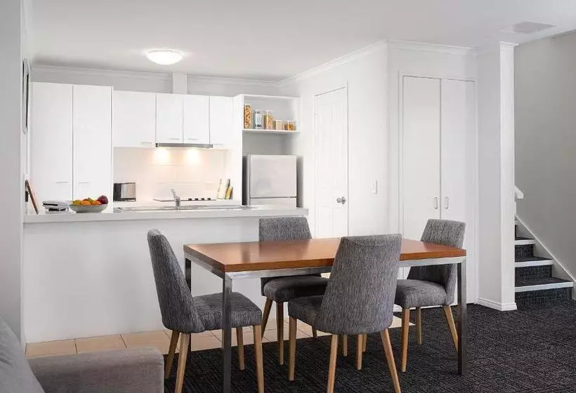 エクゼクティブアパートメントの３ベッドルーム, Aligned Corporate Residences Kew