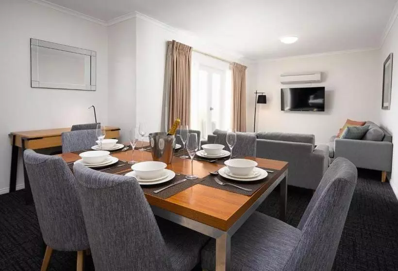 エクゼクティブアパートメントの３ベッドルーム, Aligned Corporate Residences Kew