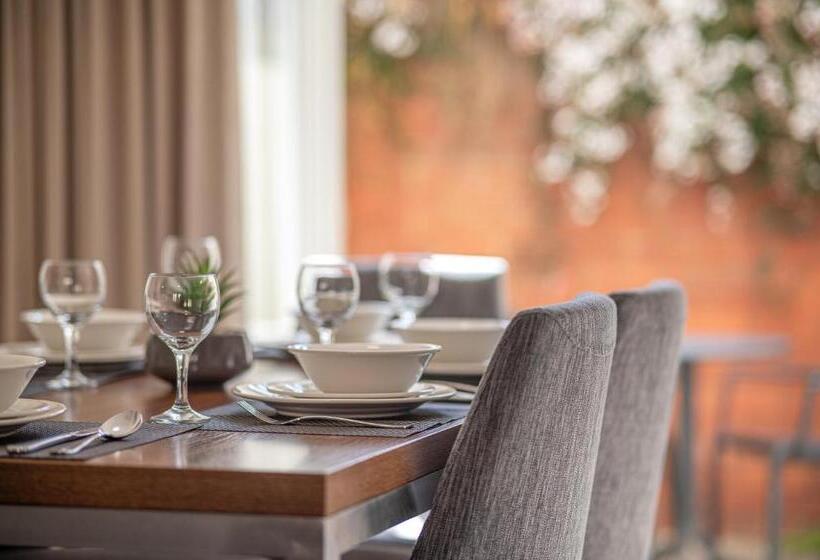 침실 3개 아파트, Aligned Corporate Residences Kew