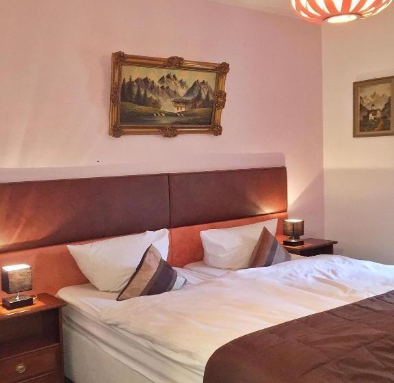 스탠다드 룸, Attaché