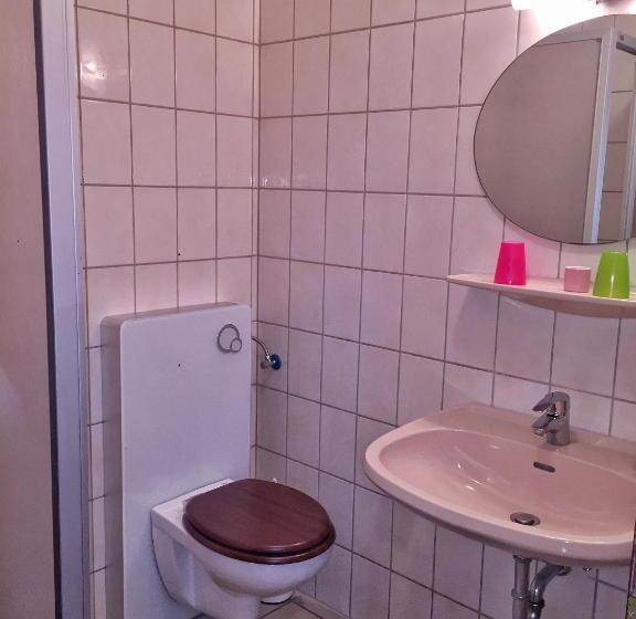Номер Стандарт, Attaché