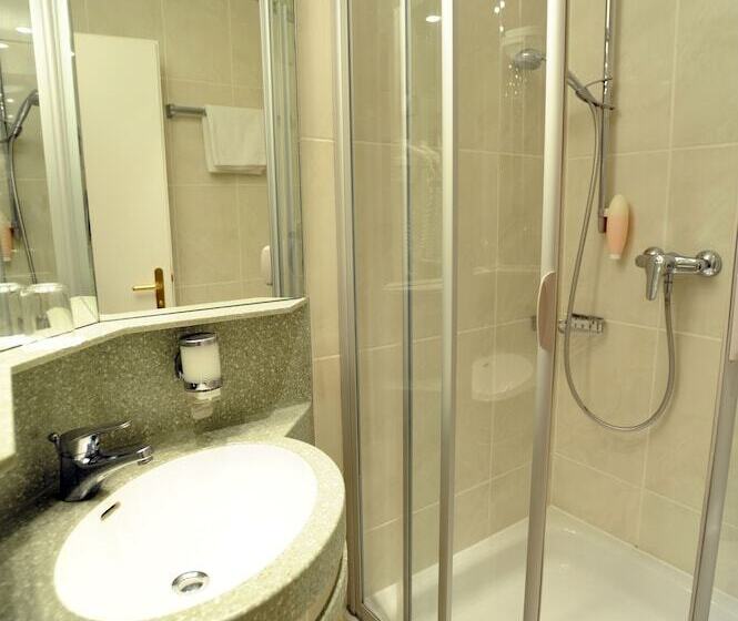 스탠다드 싱글 룸, Beethoven