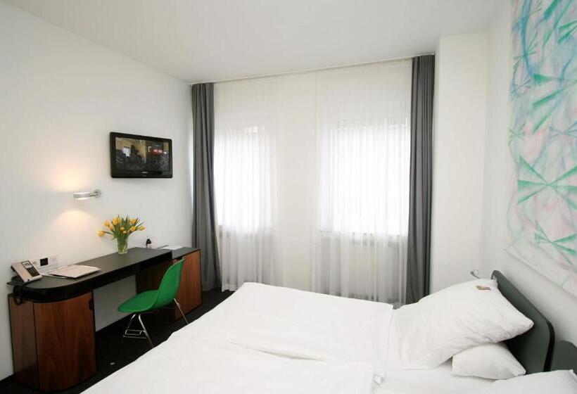 스탠다드 룸, Chelsea