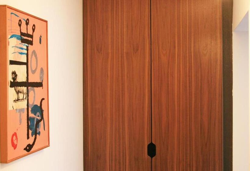 스탠다드 룸, Chelsea