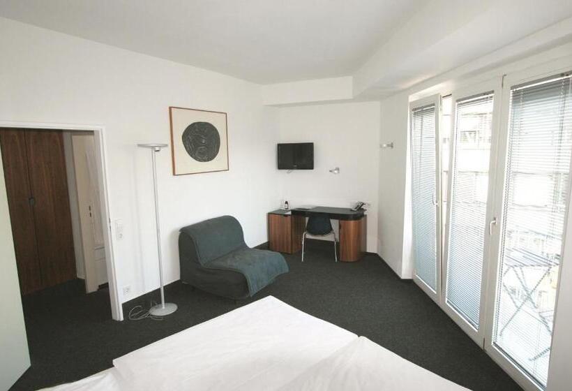 스탠다드 룸, Chelsea