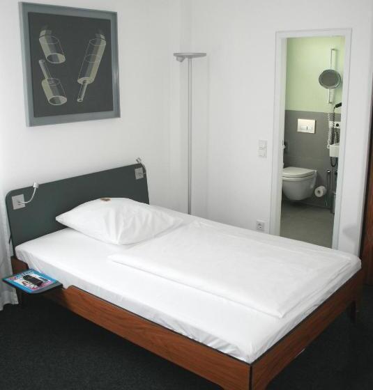 컴포트 싱글 룸, Chelsea