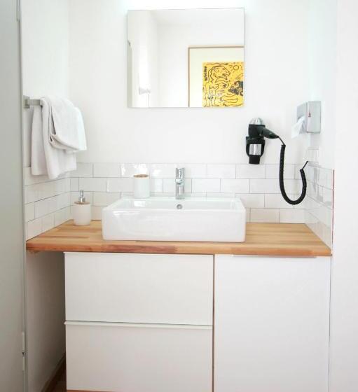 스탠다드 싱글 룸 공동욕실, Chelsea