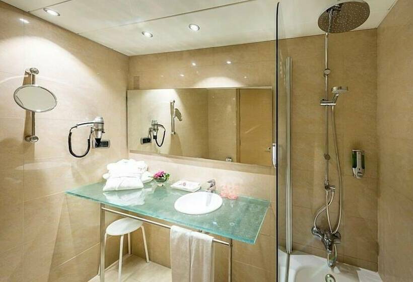 이그제큐티브 룸, Civis Luz Castellón 4s