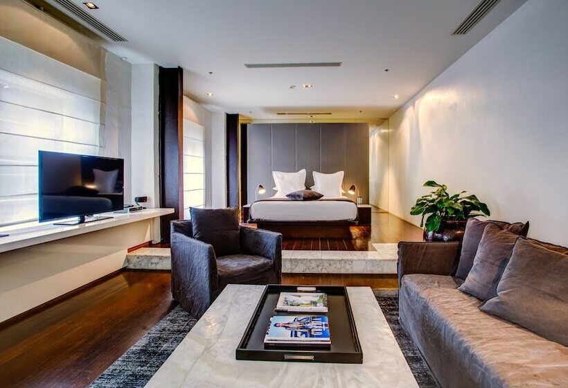 펜트하우스 룸, Establishment