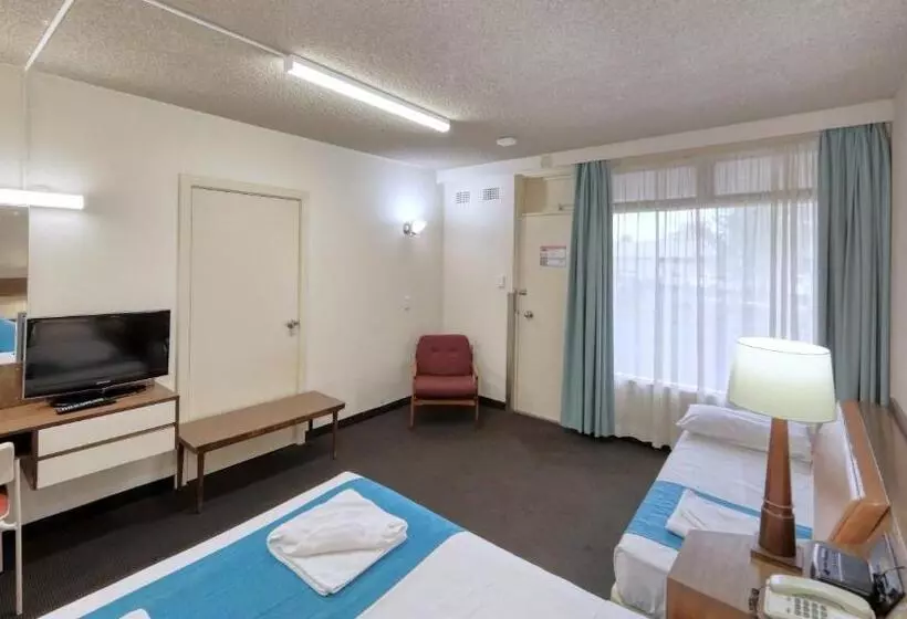 クイーンサイズベッドのスタンダードルーム, Goulburn Central Motel