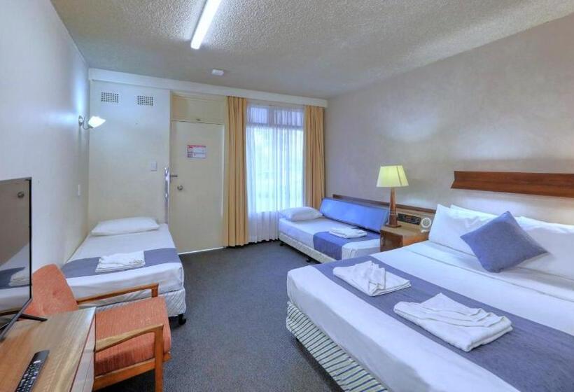 חדר משפחתי, Goulburn Central Motel