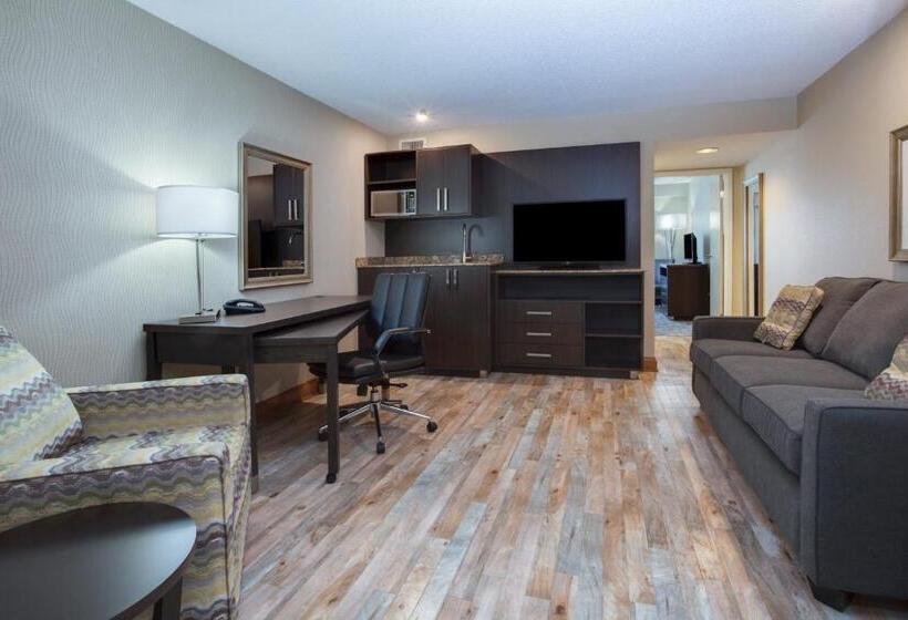 Люкс Кровать Кинг, Holiday Inn Express Hotel & Suites Uptown Fredericton, An Ihg