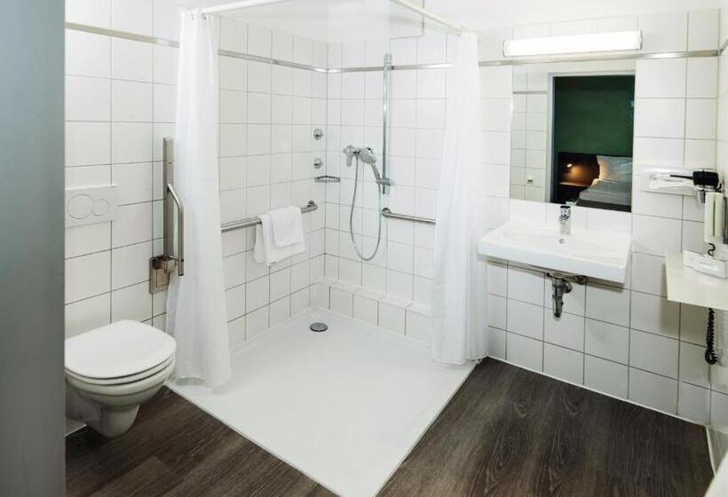 חדר סטנדרט, Inndependence