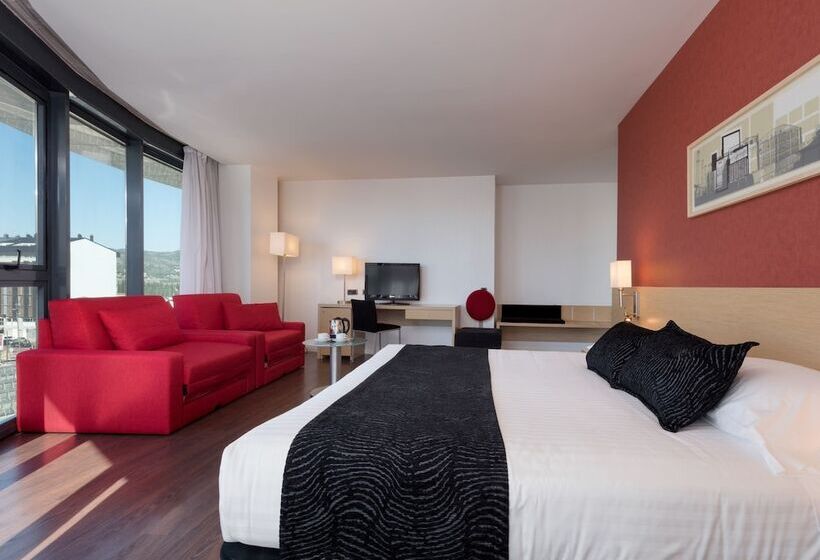 이그제큐티브 룸, Civis Luz Castellón 4s