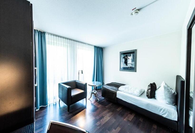 Номер Стандарт Трехместный, Mauritius Hotel & Therme