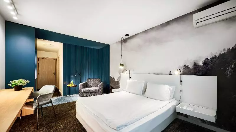 اتاق استاندارد با بالکن و چشم‌انداز دریا, Sheraton Oceanfront