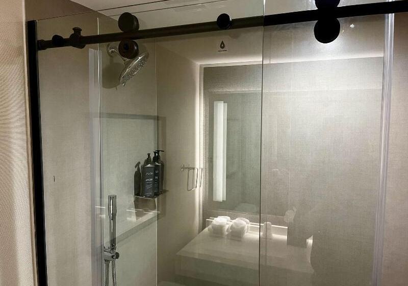 غرفة قياسية سرير كينج, Sheraton Oceanfront