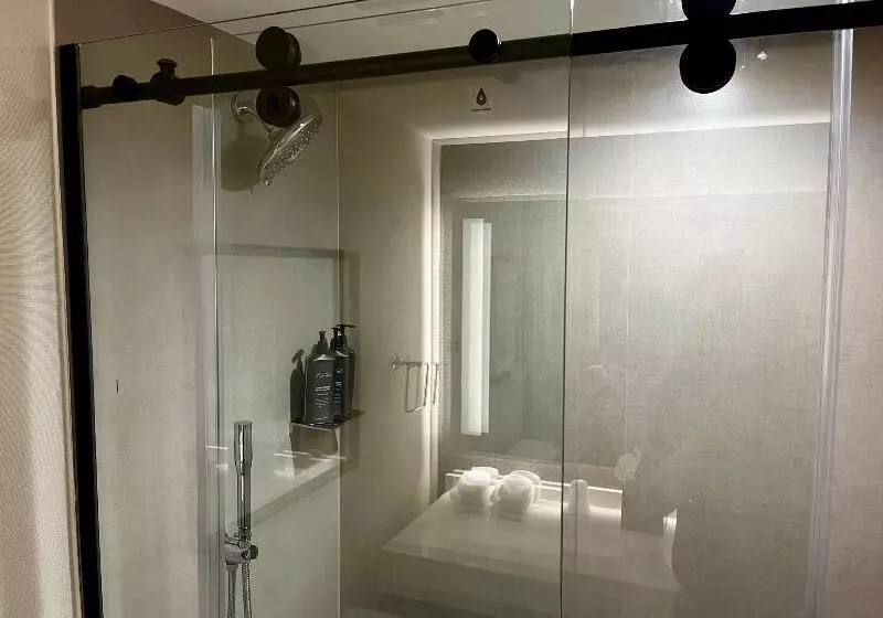 اتاق استاندارد با تخت بزرگ, Sheraton Oceanfront