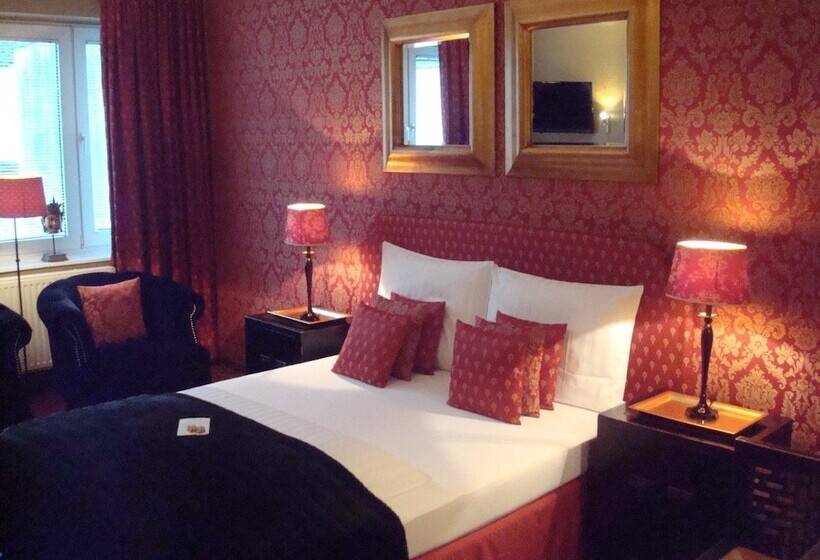 高级大房间, Sir & Lady Astor