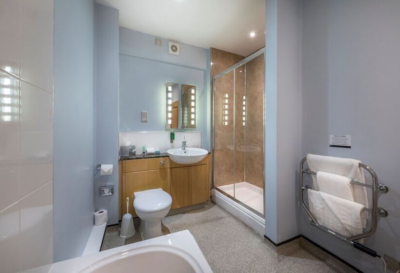 Люкс Повышенной Комфортности, The Swan Hotel, Stafford, Staffordshire