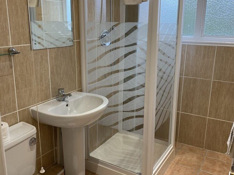 חדר סטנדרט יחיד, The Trouville Bournemouth