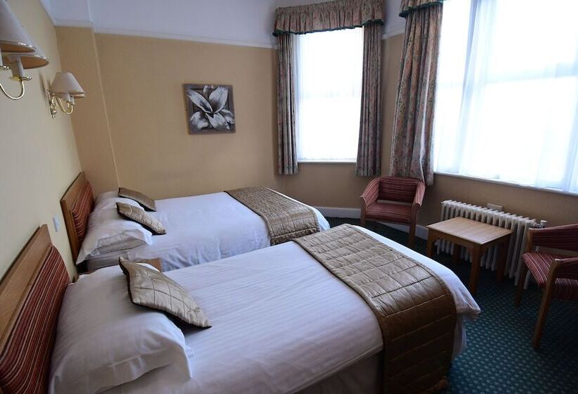 חדר משפחתי, The Trouville Bournemouth