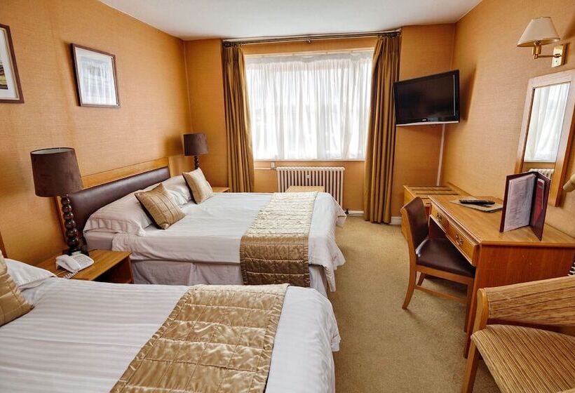 Quarto Familiar, The Trouville Bournemouth
