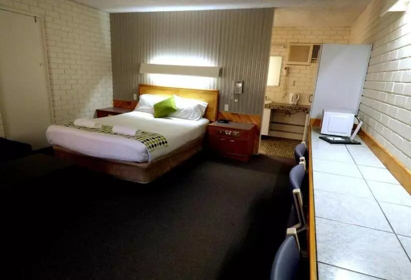 Classic Quadruple Occupancy Room, Wanderlight Motor Inn