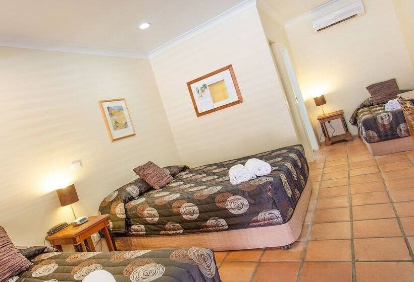 غرفة عائلية, Mackay Rose Motel
