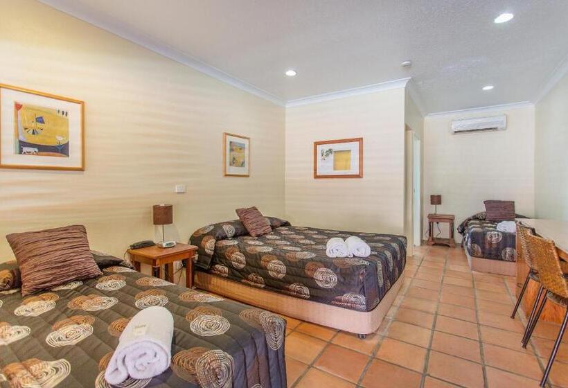 غرفة عائلية, Mackay Rose Motel