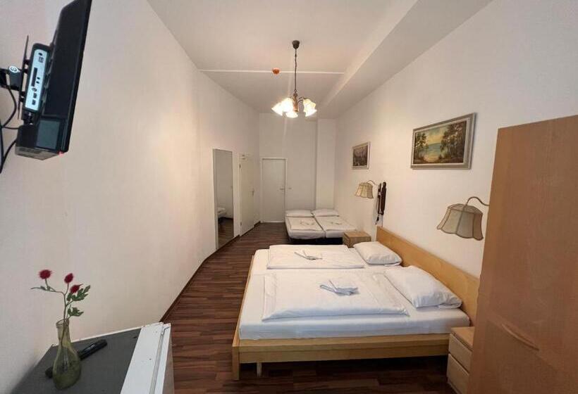 اتاق استاندارد چهار تخته, Pension Spree