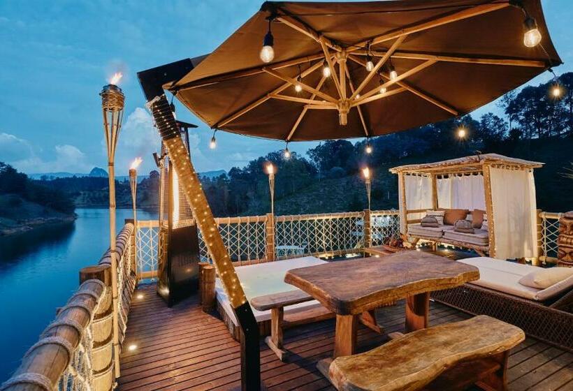 غرفة قياسية ثلاثية, Atma Eco Village