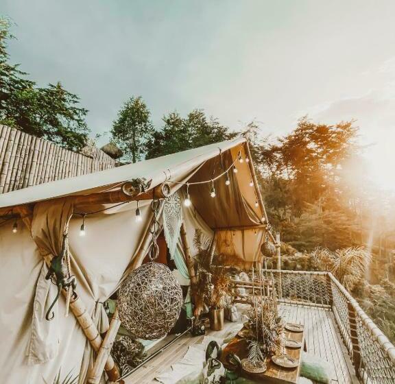 غرفة قياسية ثلاثية, Atma Eco Village