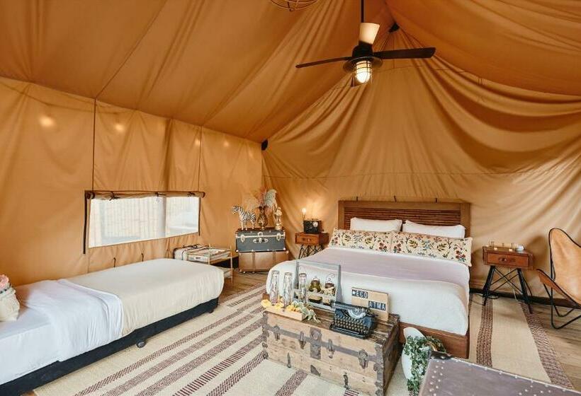 غرفة قياسية ثلاثية, Atma Eco Village