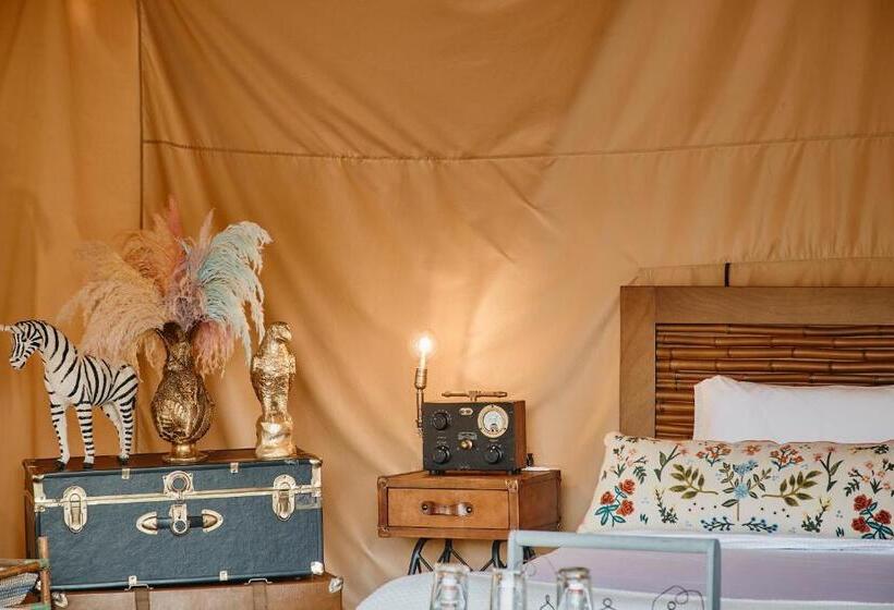 غرفة قياسية ثلاثية, Atma Eco Village