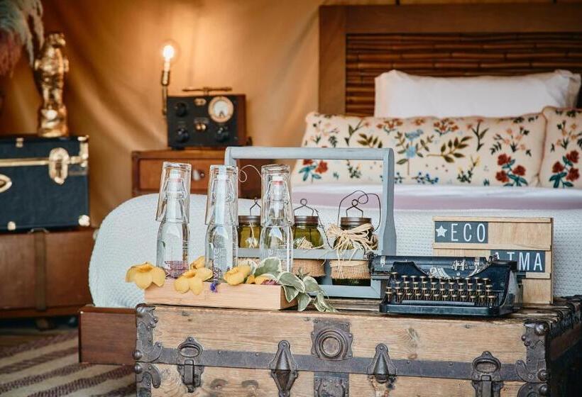 غرفة قياسية ثلاثية, Atma Eco Village