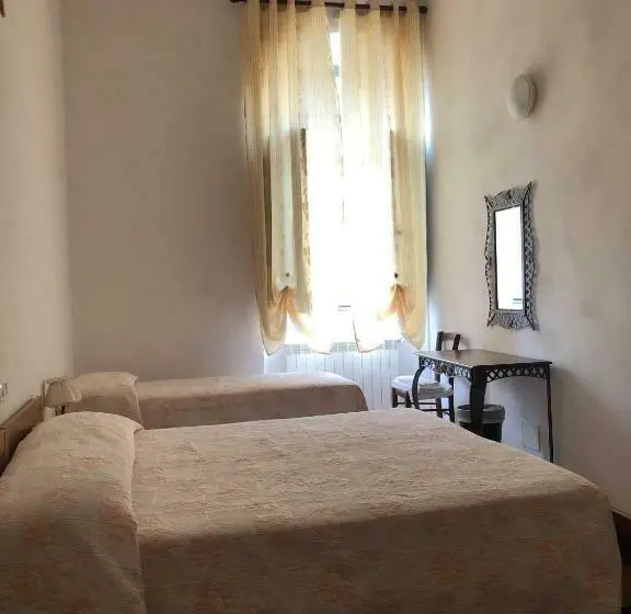 スタンダードトリプルルーム, Residenza Pitigliano Gens Petilia   Nuova Gestione