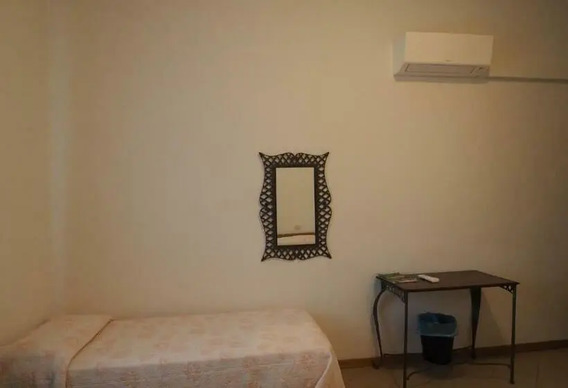 コンフォートトリプルルーム, Residenza Pitigliano Gens Petilia   Nuova Gestione
